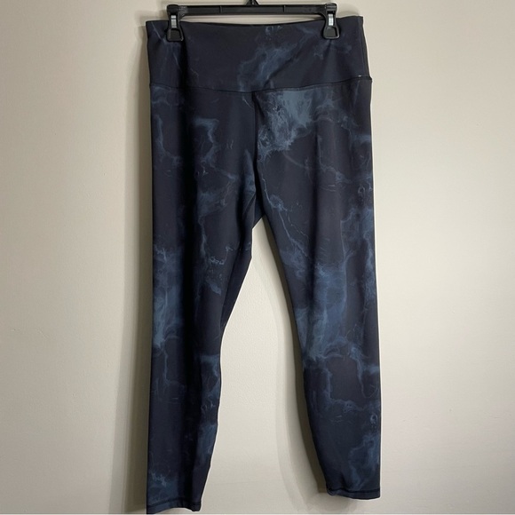 Black and Light Blue Large Spyder Capri Leggings Gorpcore Performance Athletic - Picture 1 of 5